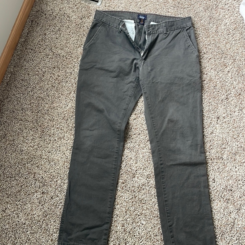 Gap 32x32 Gray Chinos